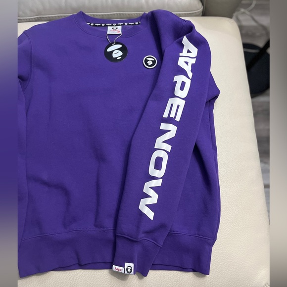 NWT - AAPE by A Bathing Ape (BAPE) Small Logo Sweatshirt - Men L/Women XL - Picture 3 of 9